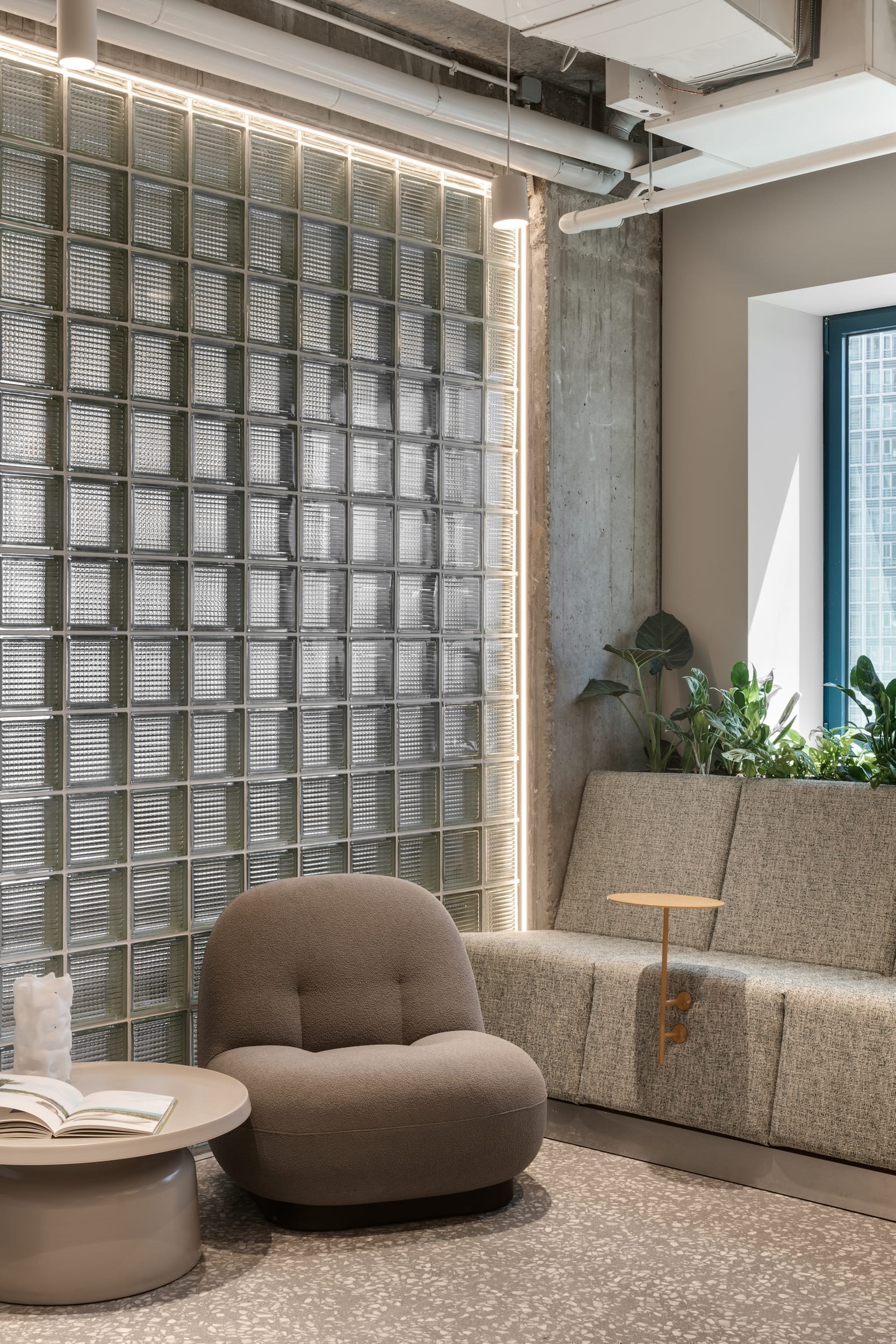 LYN Tower Office — image 2